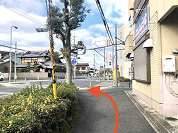 １つ目の信号を左に曲がります